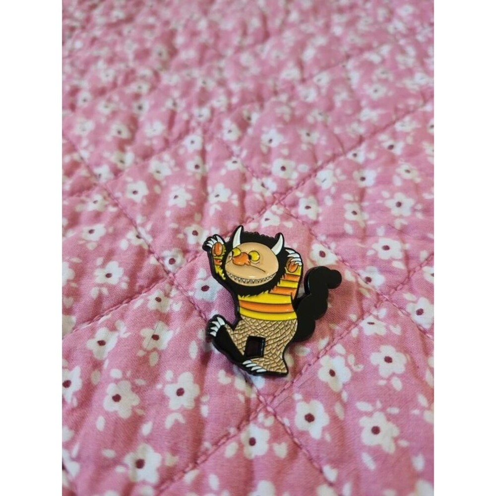 Cute enamel metal pin brooch